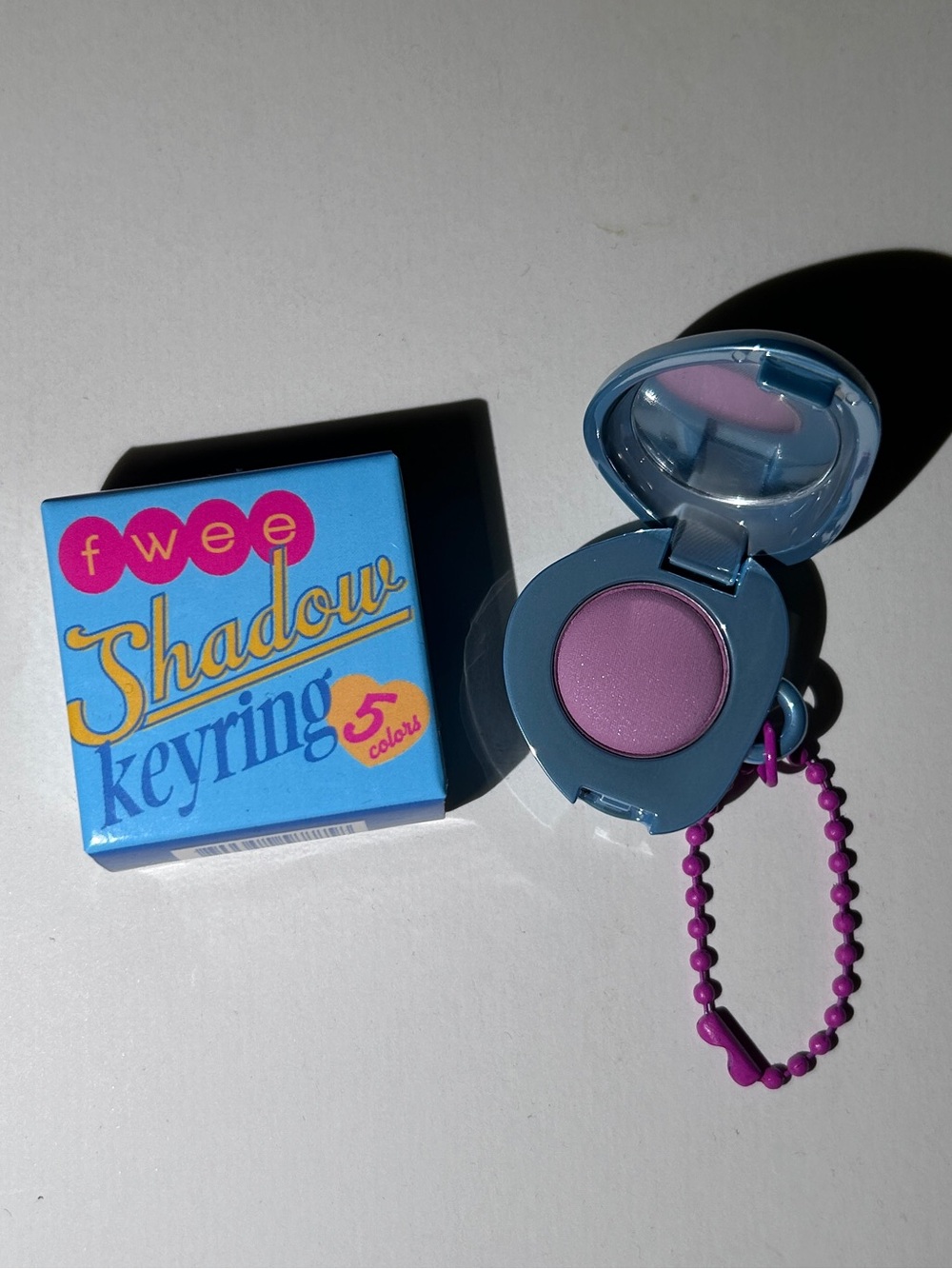FWEE EYESHADOW KEYRING IN DREAMY BNIB